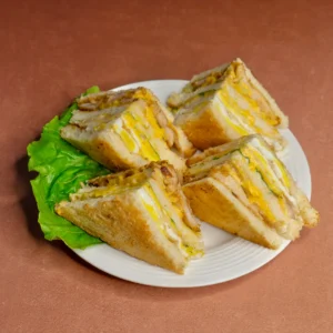 CHICKEN CLUB SANDWICH